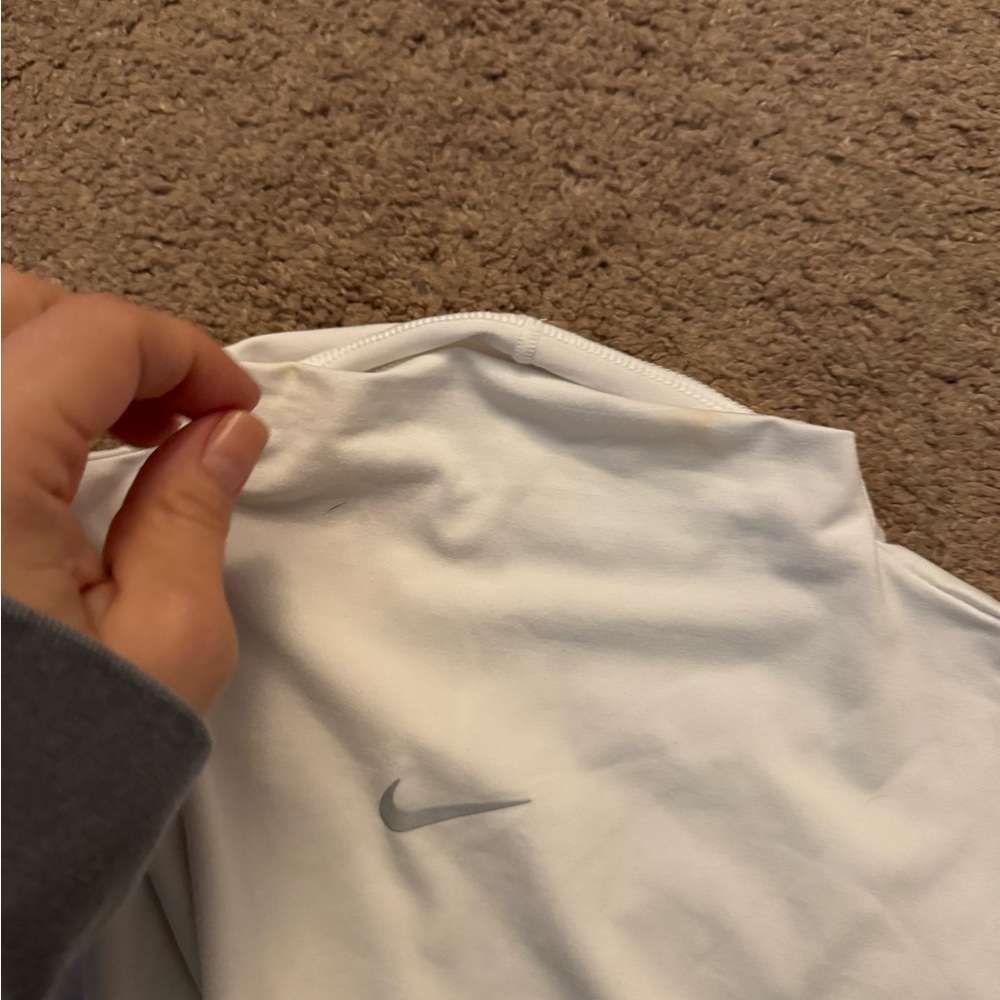 Nike Women's White Long Sleeve Crop Top dri-fit large - Picture 4 of 6